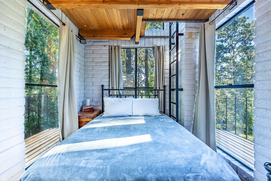 More Photos Of 1820 E 28th Ave, Eugene Multifamily For Sale