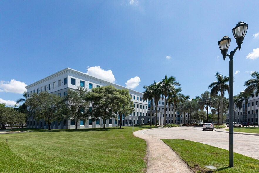 More Photos Of 9850 NW 41st St, Doral Unknown For Lease