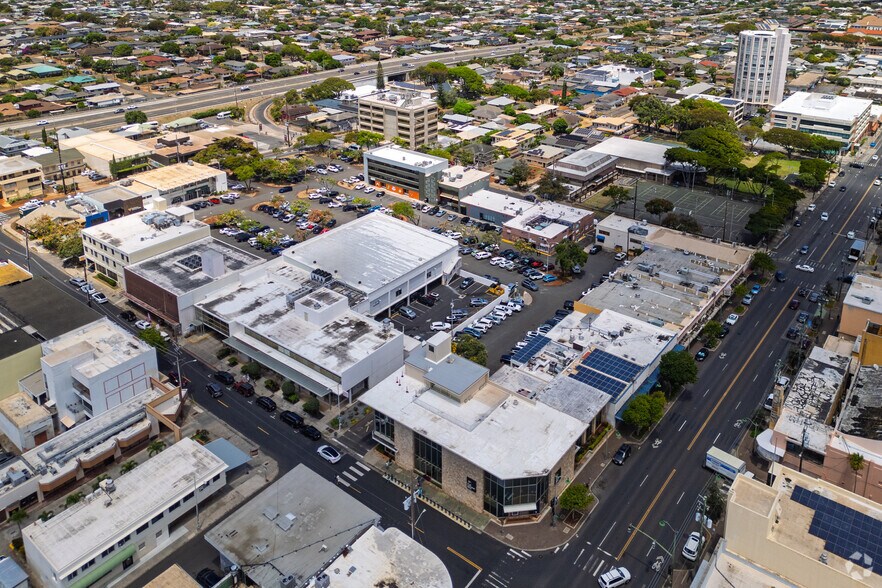 More Photos Of 1136 12th Ave, Honolulu Office For Lease