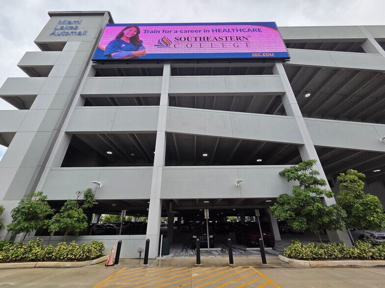 More Photos Of 5875 Nw 163rd St, Miami Lakes Office For Lease