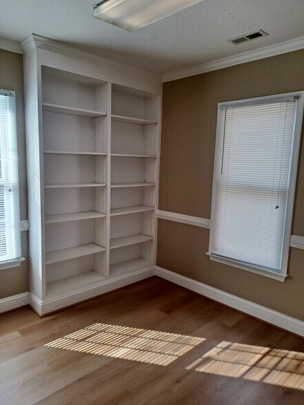 More Photos Of 763 J Clyde Morris Blvd, Newport News Office For Lease