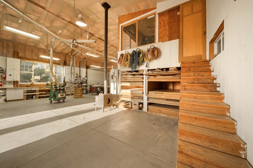 More Photos Of 35655 52nd St E, Palmdale Manufacturing For Sale