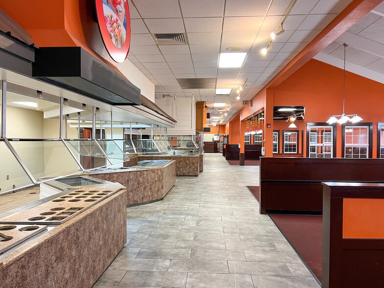 More Photos Of 12090 Mason Montgomery Rd, Cincinnati General Retail For Sale