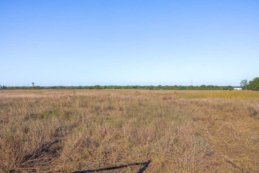More Photos Of TX 80, Martindale Land For Sale