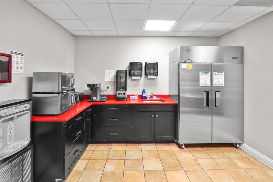 More Photos Of 3601 Choptank Rd, Preston Flex For Sale