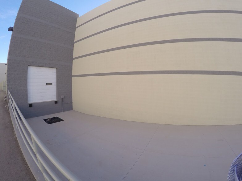 More Photos Of 2140 S Douglas Dr, Chandler Warehouse For Lease