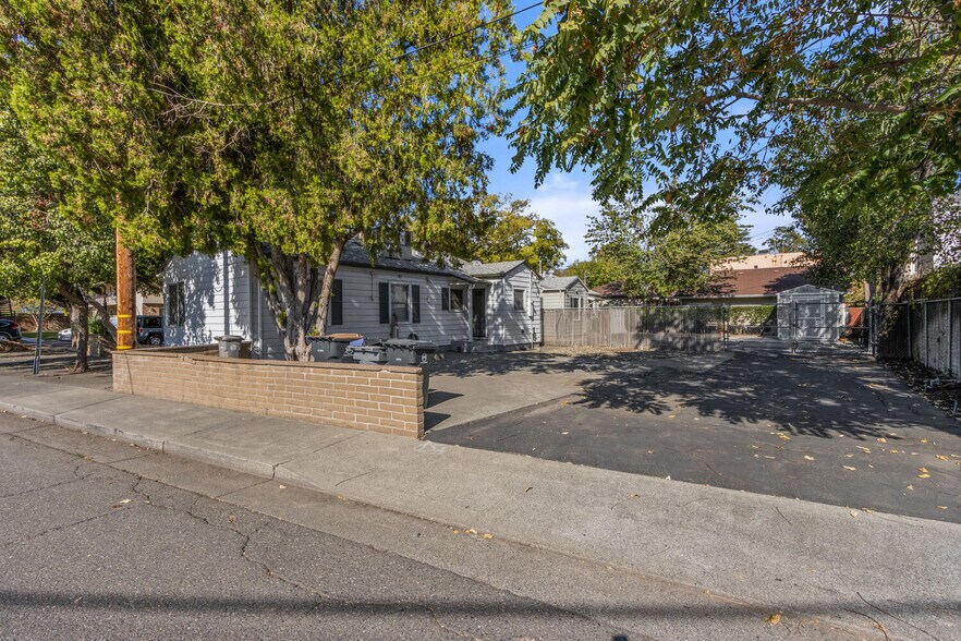 More Photos Of 724 G St, Davis Office For Sale