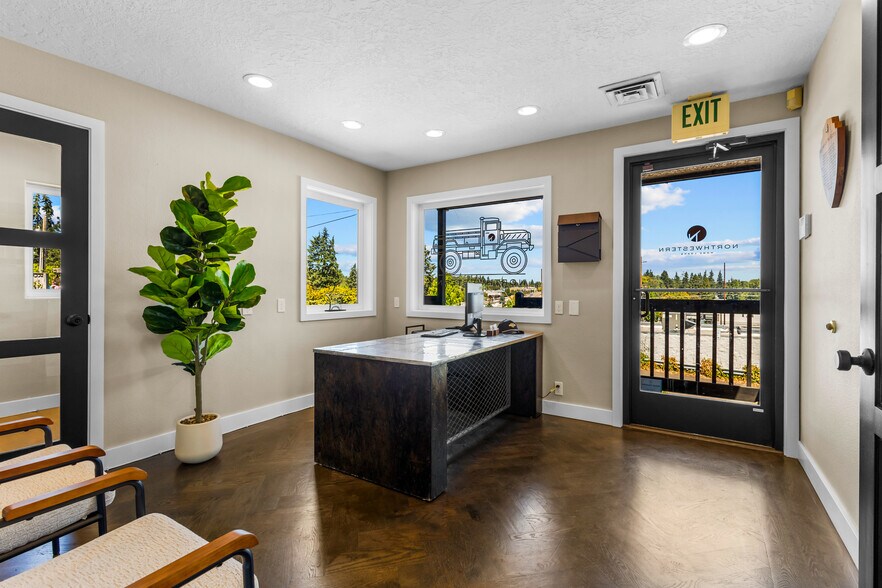 More Photos Of 630 Mary Ave SE, Salem Medical For Sale