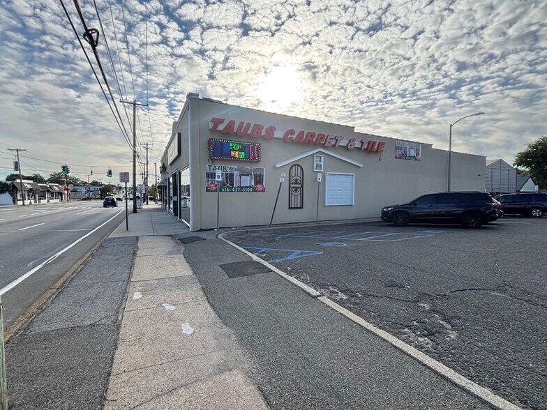 More Photos Of 885-893 Hempstead Tpke, Franklin Square Storefront For Lease