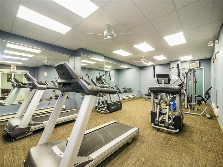 More Photos Of 7100 S South Shore Dr, Chicago Apartments For Lease
