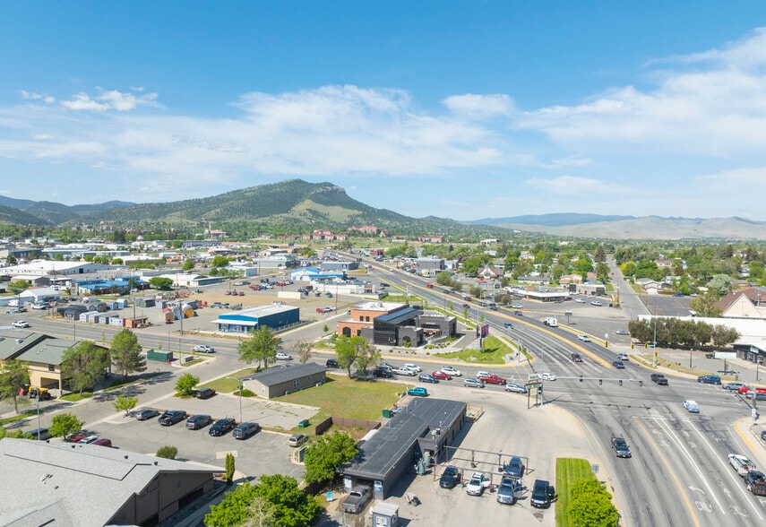 More Photos Of 1201 Cedar St, Helena Carwash For Sale