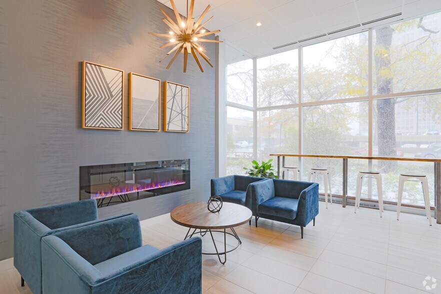 More Photos Of 2111 S Michigan Ave, Chicago Apartments For Lease