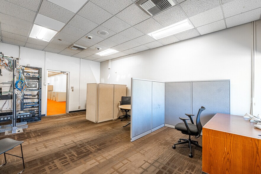 More Photos Of 2495 Lakeshore Dr, Lake Elsinore Bank For Sale