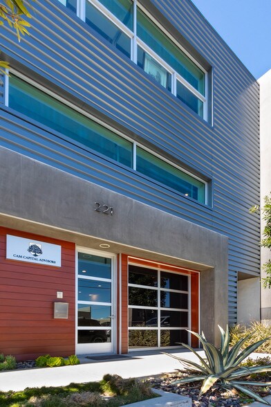 More Photos Of 215-237 California St, El Segundo Loft Creative Space For Lease