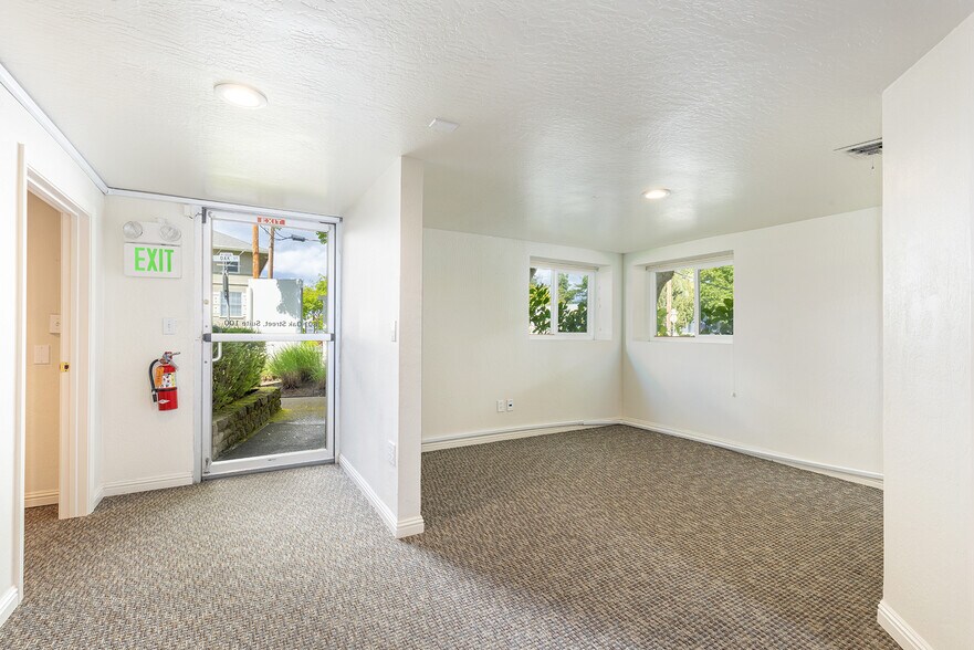 More Photos Of 1801 Oak St, Napa Office For Sale
