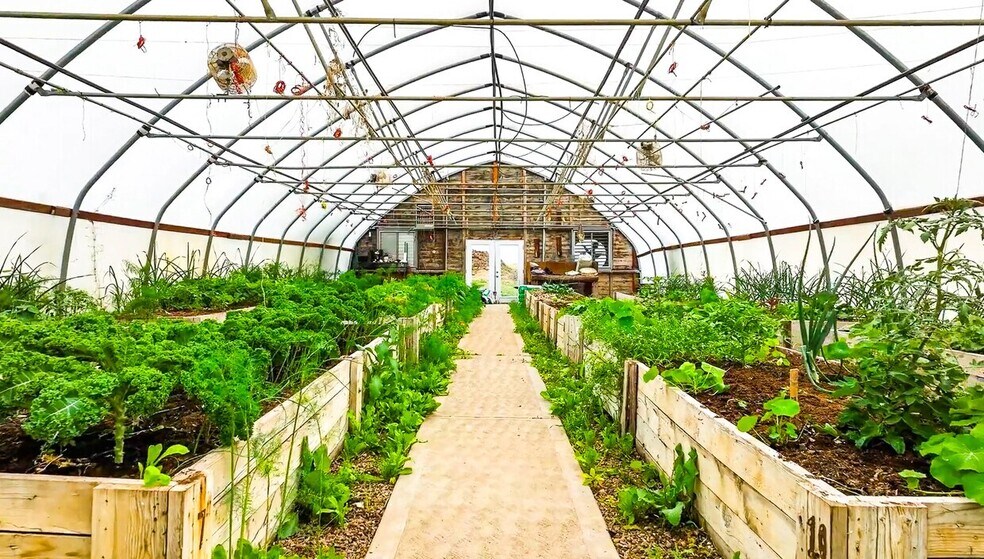 More Photos Of 669 Buffalo Trl, Saco Hotel For Sale