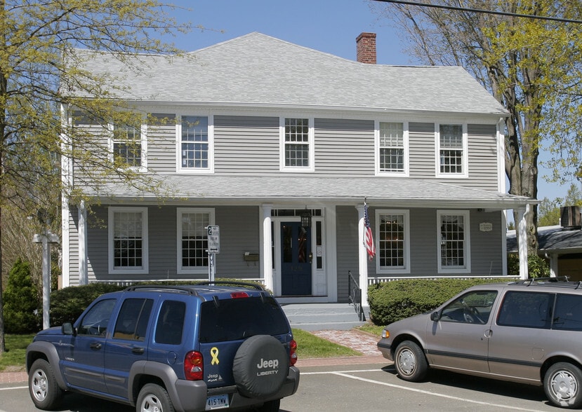 More Photos Of 129 Main St, Old Saybrook Apartments For Lease