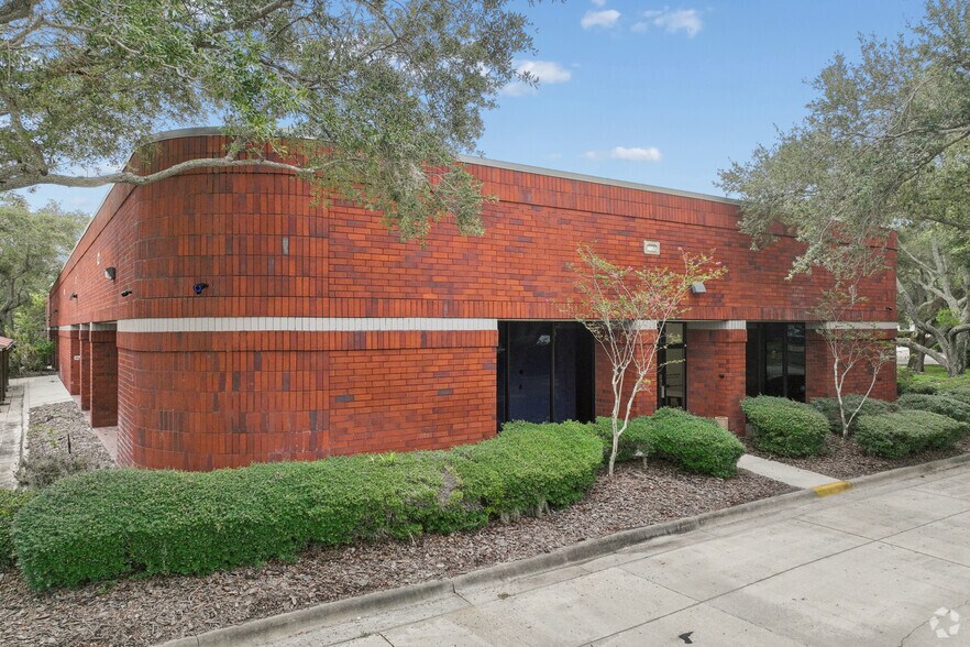 More Photos Of 16001 Bay Vista Dr, Clearwater Office For Lease