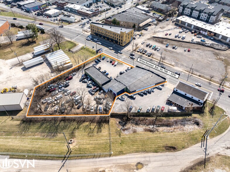 More Photos Of 621 Winchester Rd, Lexington Showroom For Sale