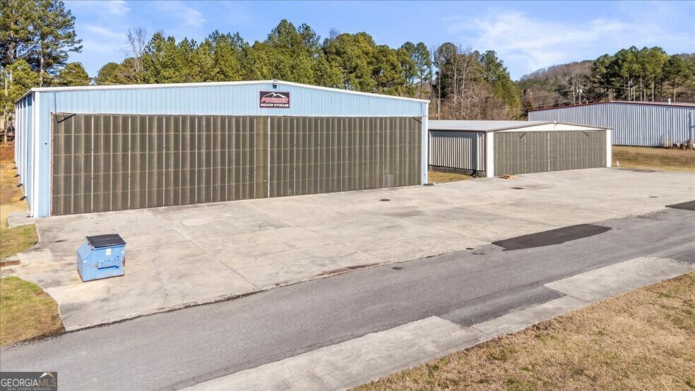More Photos Of 109 Gasque Dr, LaFayette Airplane Hangar For Sale