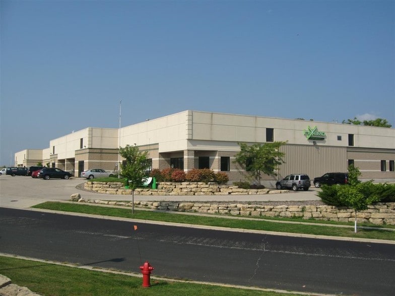 Primary Photo Of 2881 Commerce Park Dr, Madison Light Manufacturing For Lease