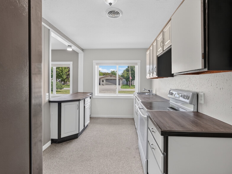 More Photos Of 200 S 4th St, Kawkawlin Assisted Living For Sale