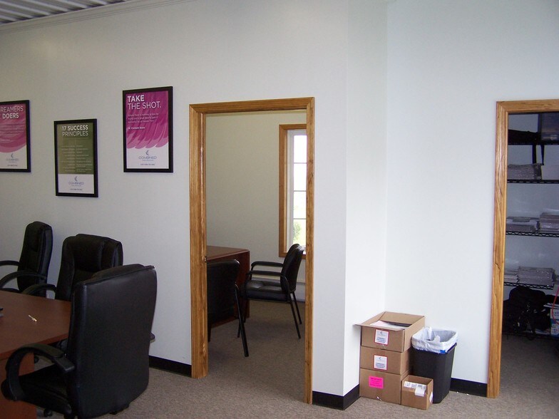 More Photos Of 6599 S Transit Rd, Lockport Storefront Retail Office For Lease