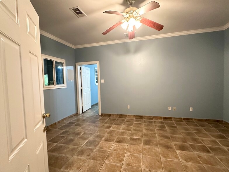 More Photos Of 13626 Ann Louise Rd, Houston Warehouse For Sale