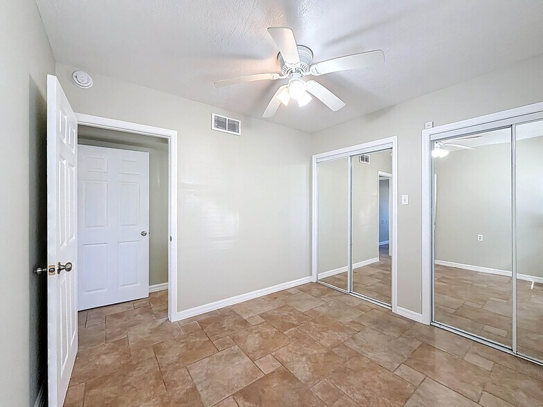 More Photos Of 421 NW 14th Pl, Crystal River Apartments For Sale