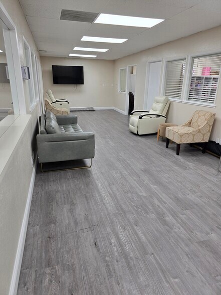More Photos Of 2909 Coffee Rd, Modesto Medical For Lease