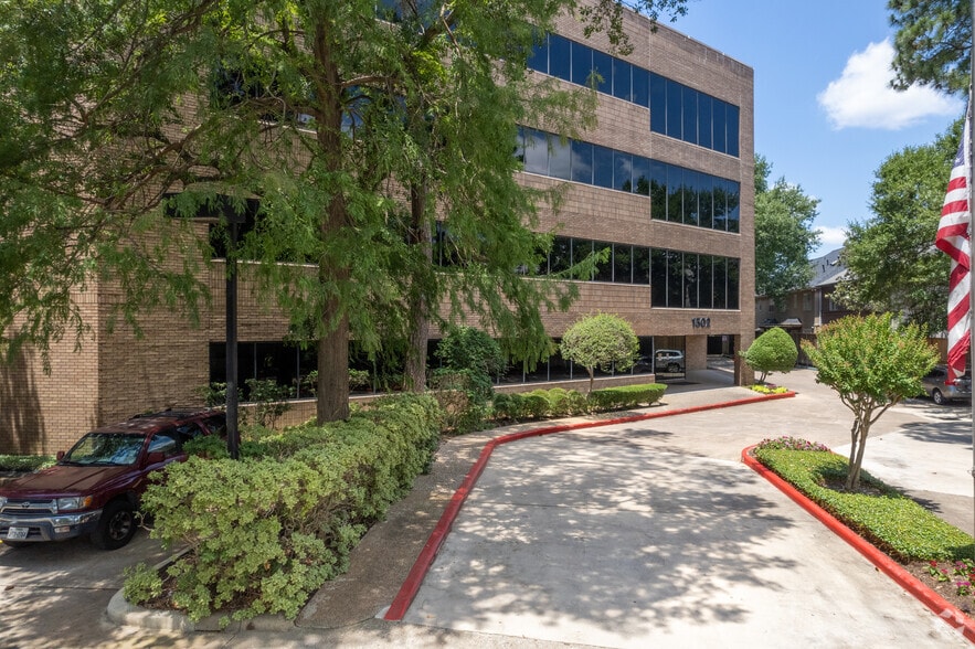 Primary Photo Of 1502 Augusta Dr, Houston Office For Lease