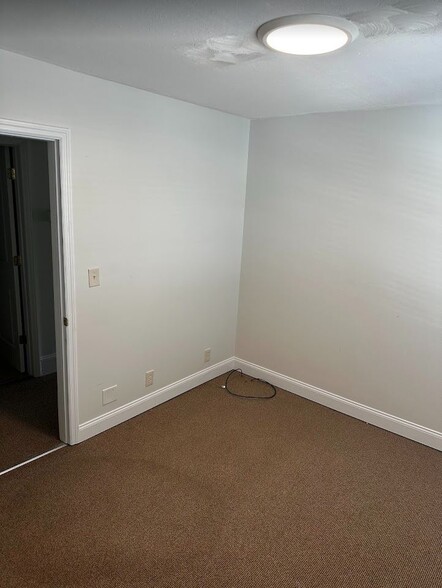 More Photos Of 117 Longwood Dr SE, Huntsville Storefront Retail Office For Lease