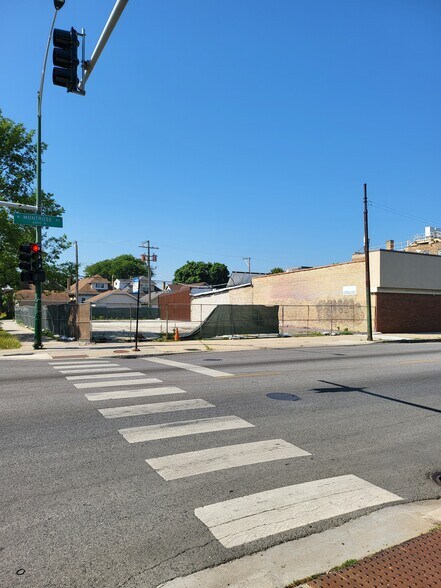 More Photos Of 5401-5405 Montrose, Chicago Land For Sale