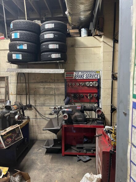 More Photos Of 203 Sparta St, McMinnville Service Station For Sale