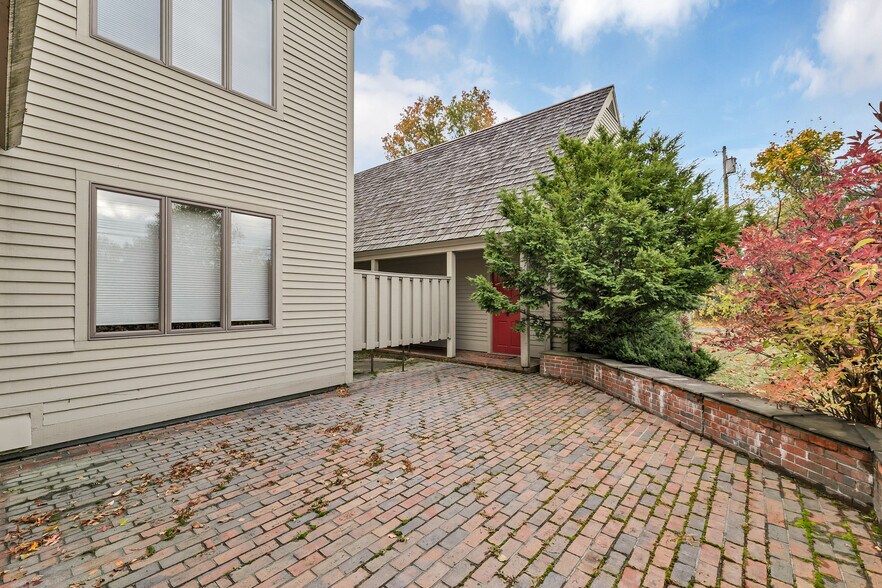 More Photos Of 68 Lyme Rd, Hanover Office Residential For Sale