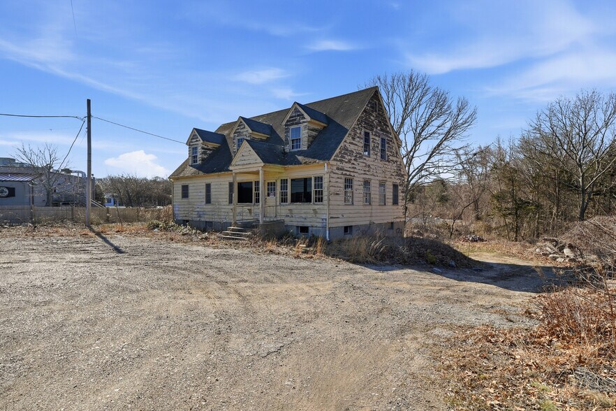 More Photos Of 261-263 Post Rd, Westerly Freestanding For Sale