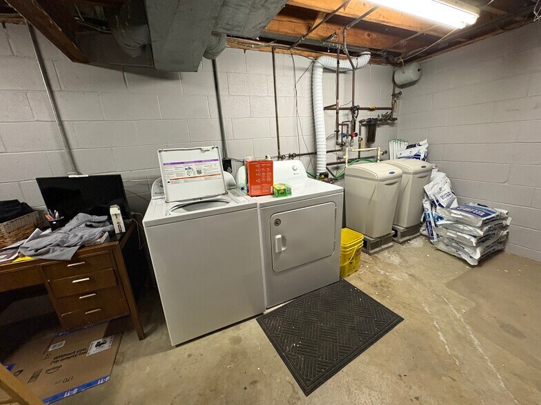 More Photos Of 309 S Chapel St, Louisville Office For Sale