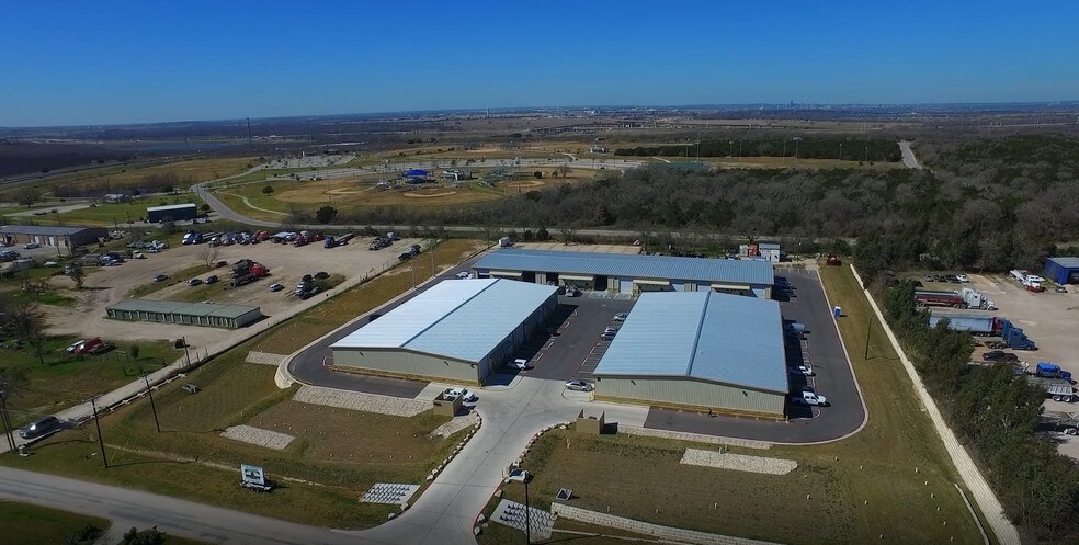 More Photos Of 4200 Burch Dr, Del Valle Unknown For Lease