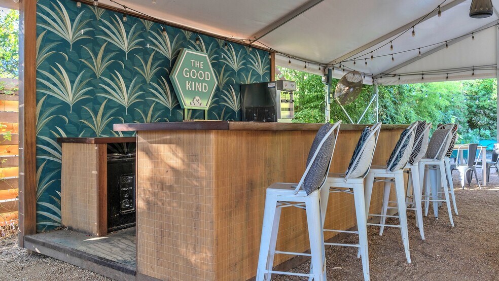 More Photos Of 1127 S St Marys St, San Antonio Restaurant For Sale