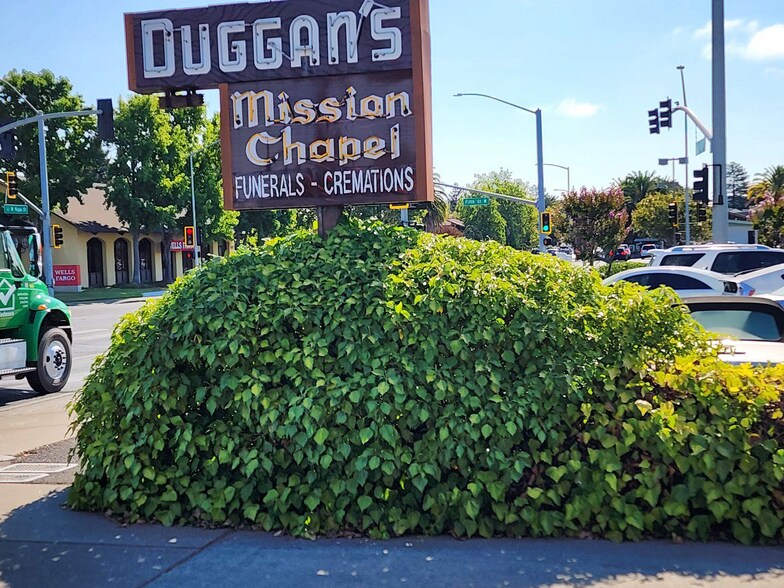 More Photos Of 525 W Napa St, Sonoma Funeral Home For Sale