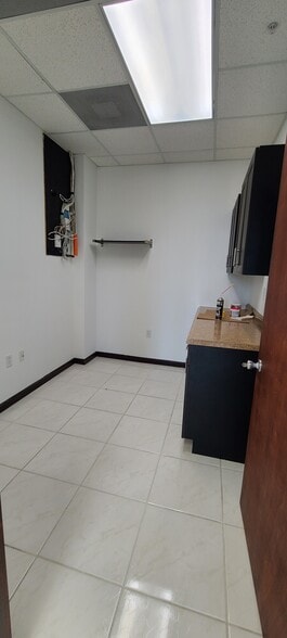 More Photos Of 7950 NW 53rd St, Doral Medical For Sale