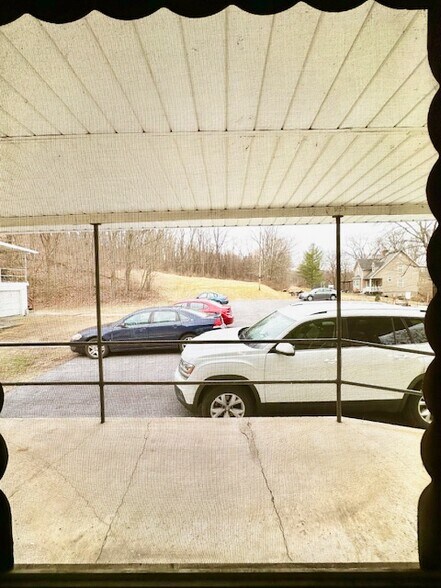 More Photos Of 862 Iron Ridge Rd, Spring Grove Apartments For Sale