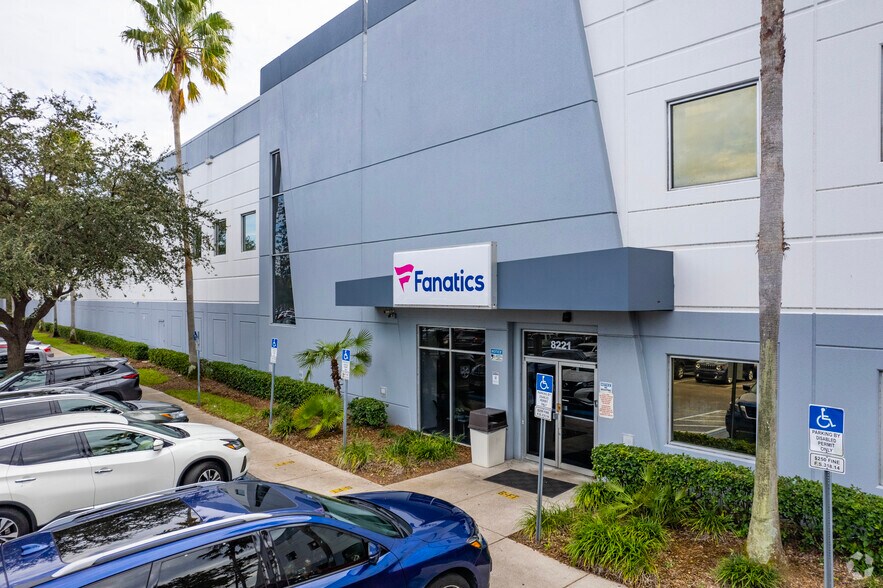 More Photos Of 8221 Eagle Palm Dr, Riverview Distribution For Lease