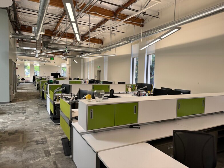 More Photos Of 185 N Wolfe Rd, Sunnyvale Research And Development For Lease