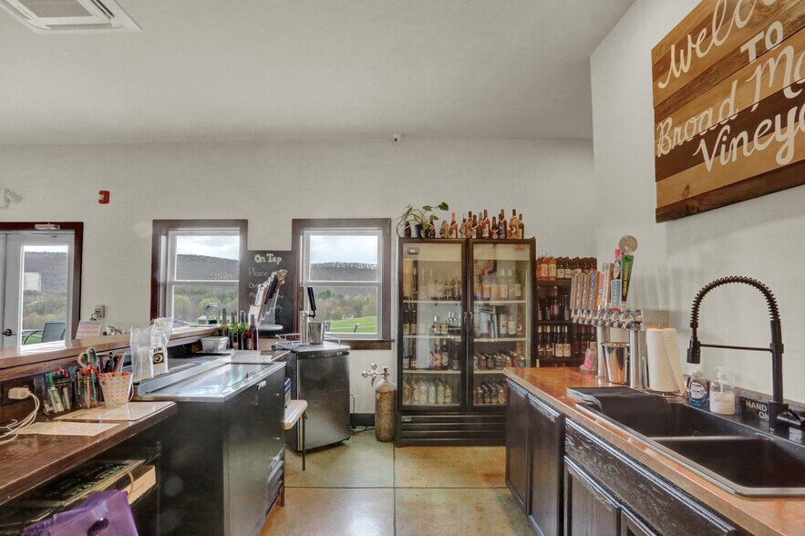 More Photos Of 596 Harman Rd, Halifax Winery Vineyard For Sale