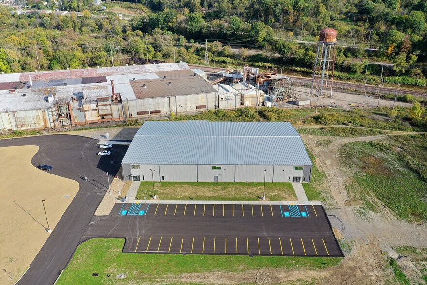 More Photos Of 169 Hollywood Dr, Butler Warehouse For Lease