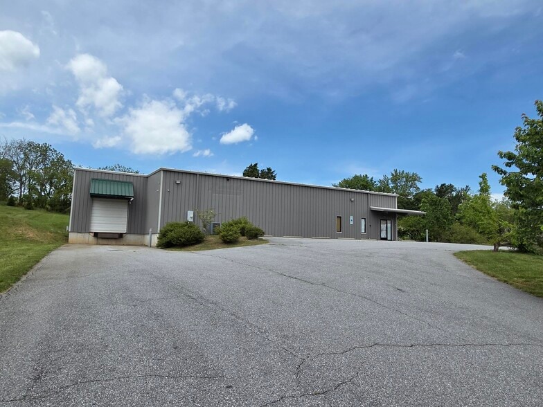 More Photos Of 5182 Boylston Hwy, Mills River General Retail For Lease