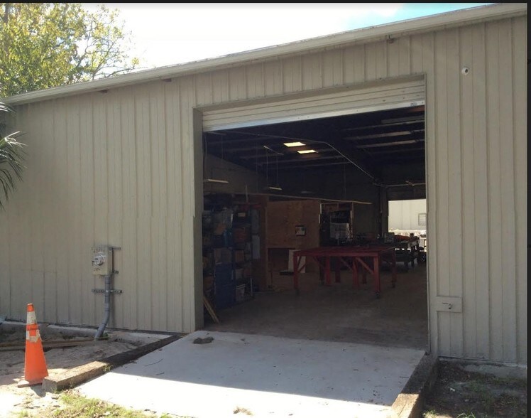 More Photos Of 2385 Corbett St, Jacksonville Warehouse For Lease