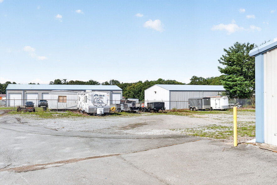 More Photos Of 110 Woodlands Cir, Crossville Self Storage For Sale