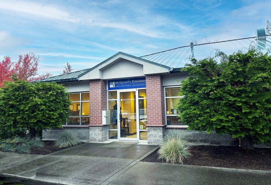 Primary Photo Of 10410 19th Ave, Everett Office For Lease